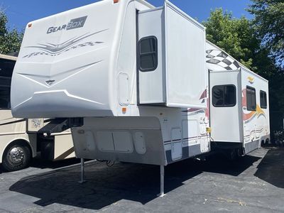 2008 Fleetwood Gear Box Toy Hauler