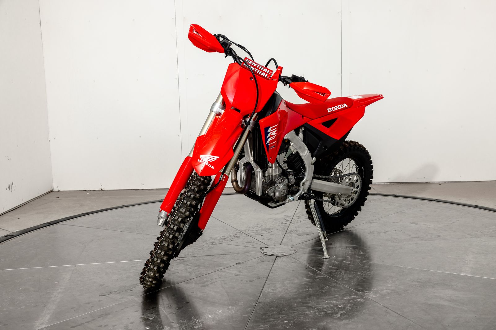 Main image 4