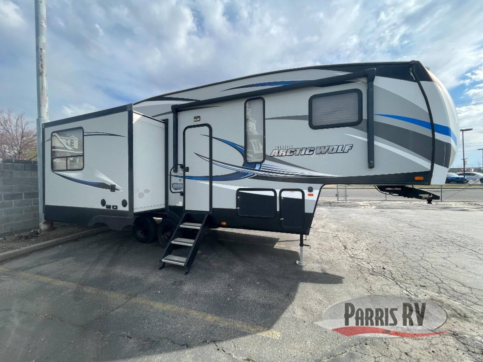 Used 2018 Forest River RV Cherokee Arctic Wolf 285DRL