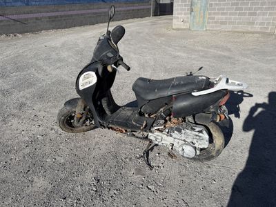 Parts mopeds/ scooters