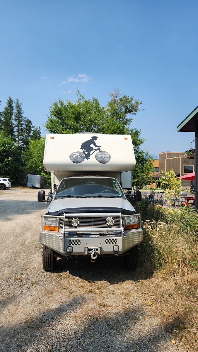 2003 FORD F550 LARIAT + 2007 LANCE 1131 CAMPER (package)