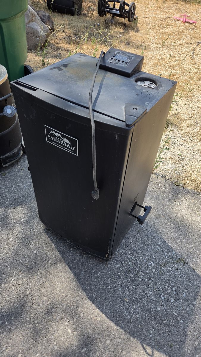 FREE Masterbuilt Box Smoker Grill