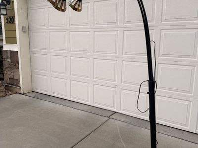 3-Arm Arc Floor Lamp with Stained Glass Style Tiffany Shades