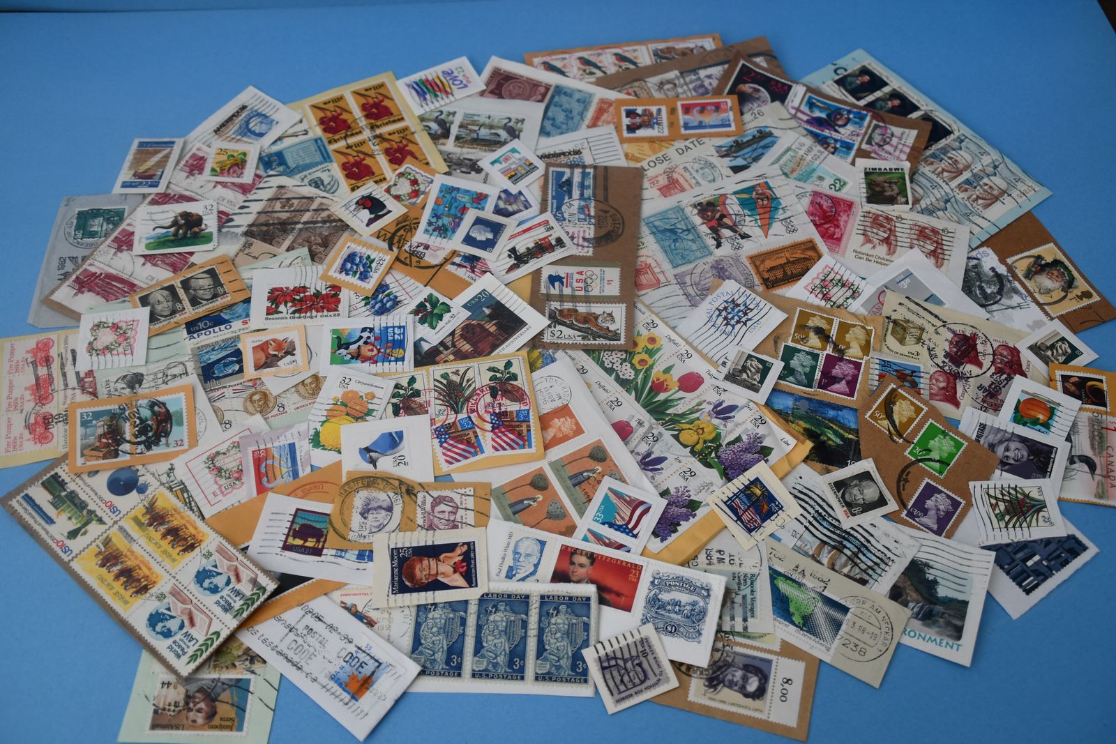 STAMP COLLECTING ~ 100+ CANCELLED STAMPS ~ UNSORTED ~ SET C