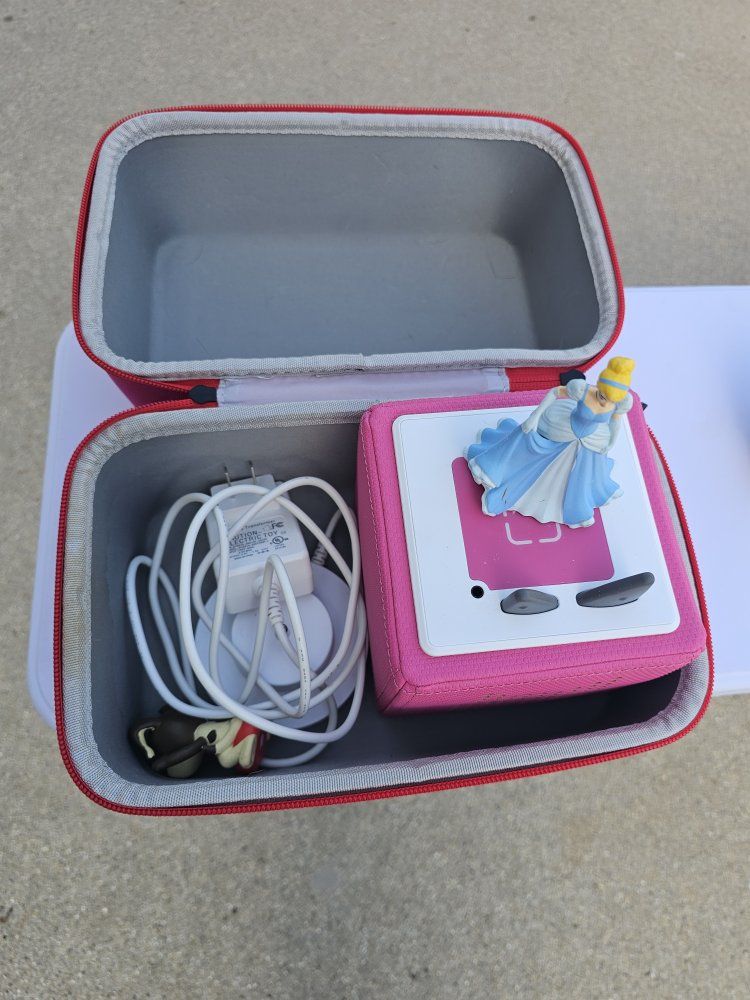 Tonie Box with 2 Figures