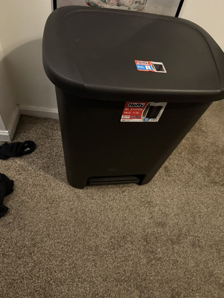 Black Trash Can BRAND NEW