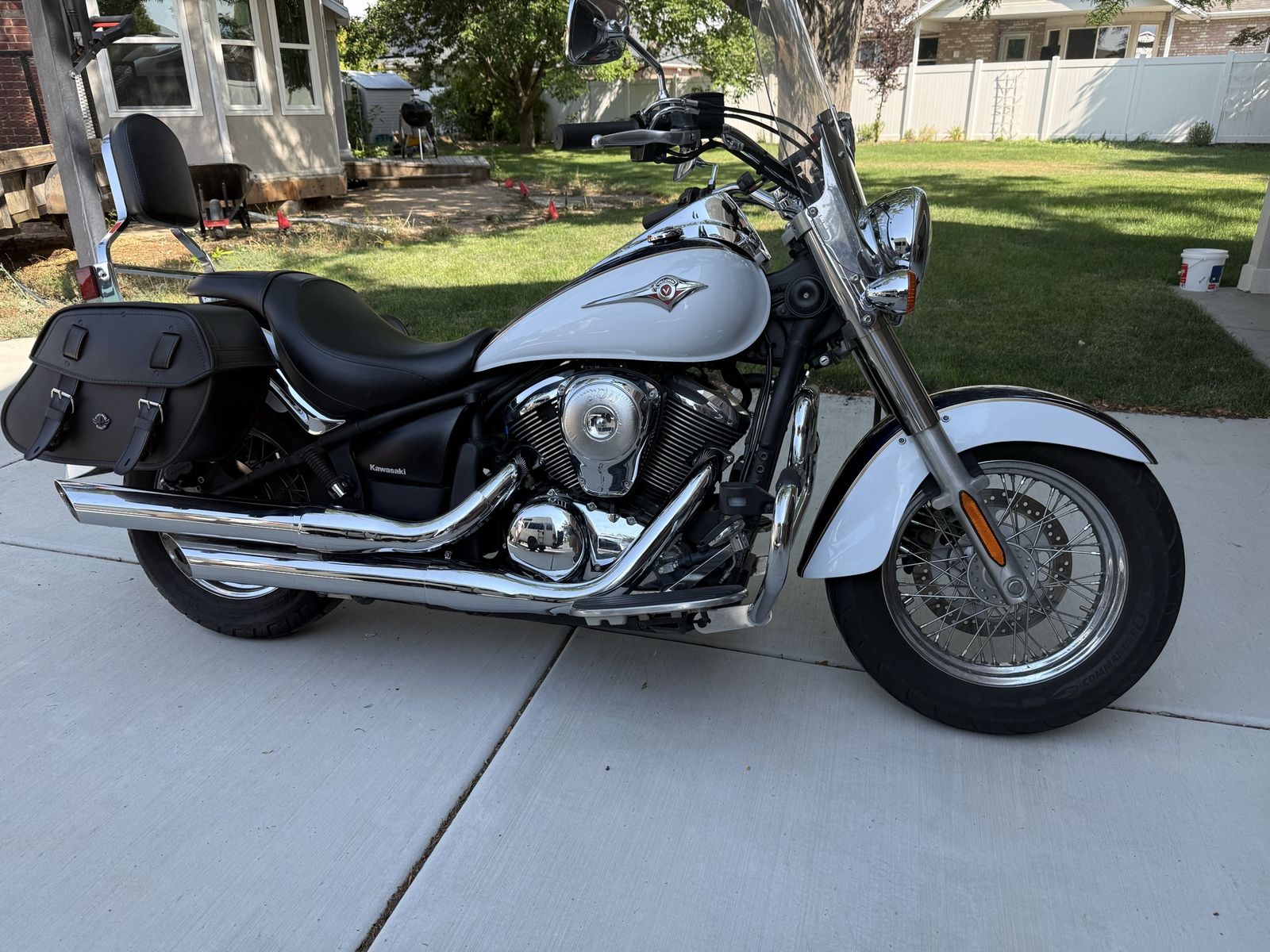 Kawasaki Vulcan 900 Cruiser Motorcycle