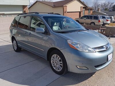 2010 TOYOTA SIENNA Limited Premium 7-Passenger