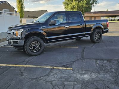 Ford F-150 XLT 4WD Crew Cab Black Truck
