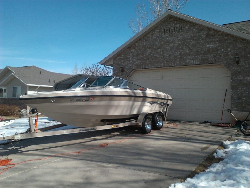 2000 Blue Water 20’ Monte Carlo
