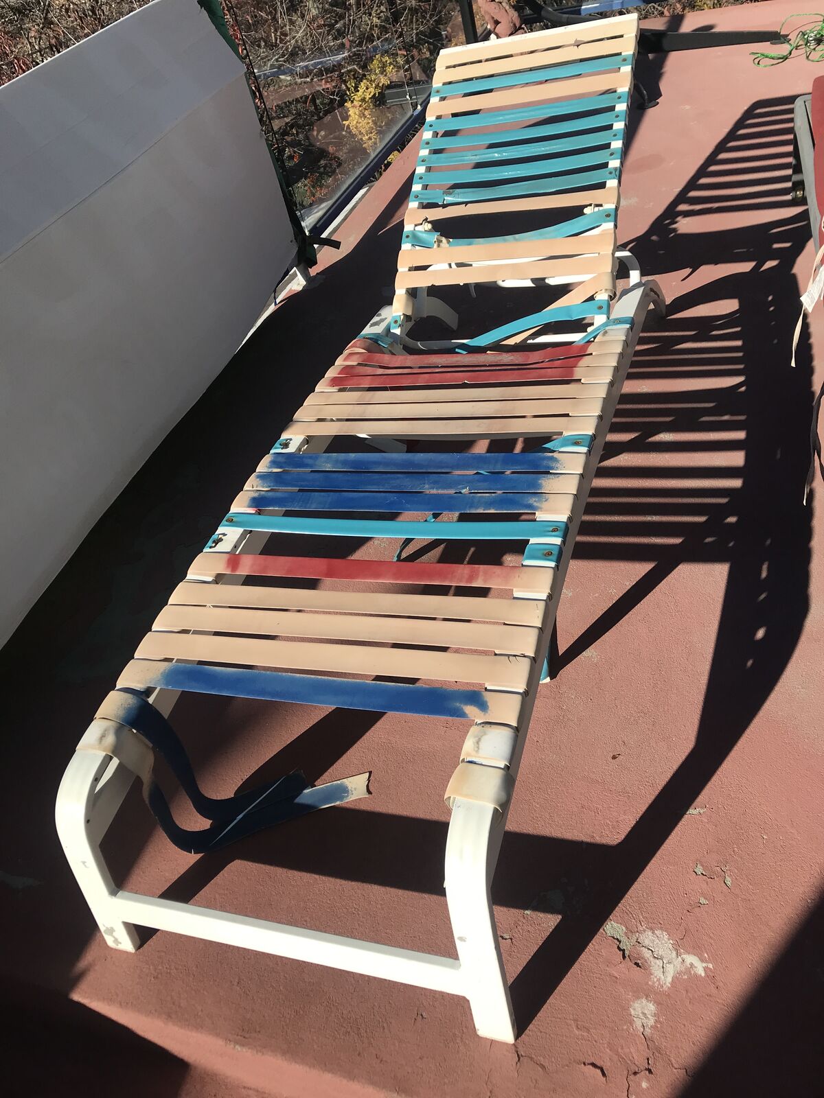 patriotic Armless chaise lounge chair suntan bed for restoration project