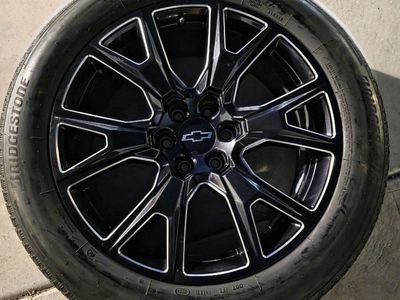 2025 Chevy Silverado High Country 22 Wheels Tires