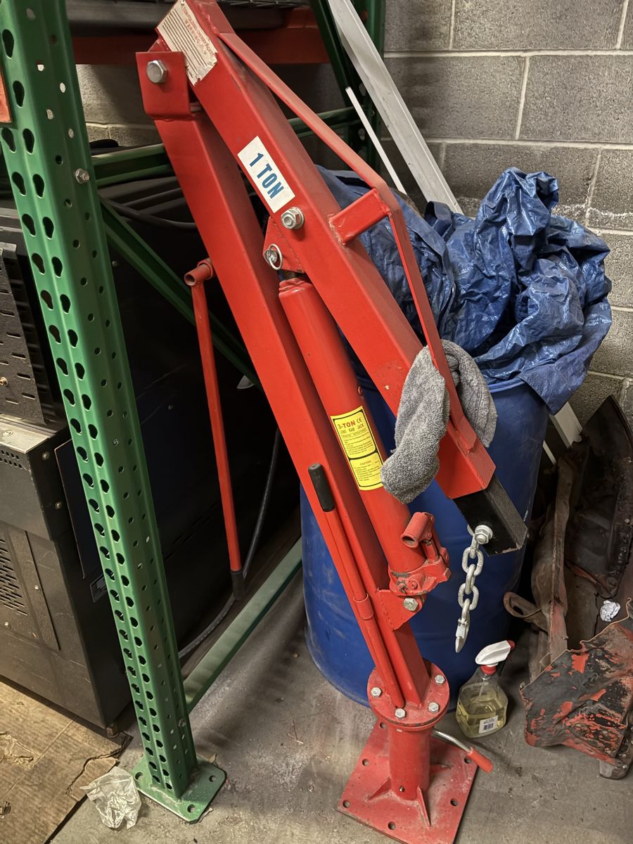 Folding crane 