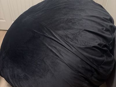 Large bean bag chair (never used)