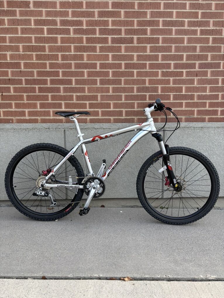 Gary Fisher Piranhna Mountain Bike - Size Medium