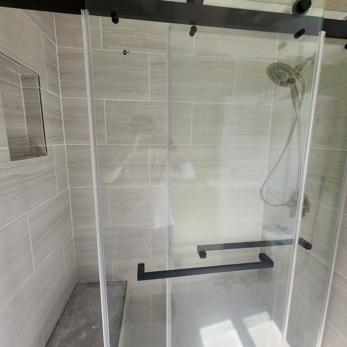 Sliding shower doors