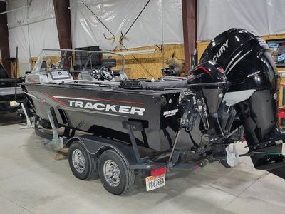 2017 Tracker WT Fishing Boat