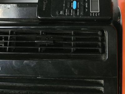 Black Window Air Conditioner Unit with Remote Control used last summer been sitting in storage