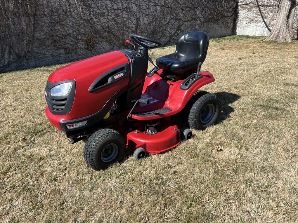 Craftsman YTS3000 Riding Lawn Mower w/Mulch Kit
