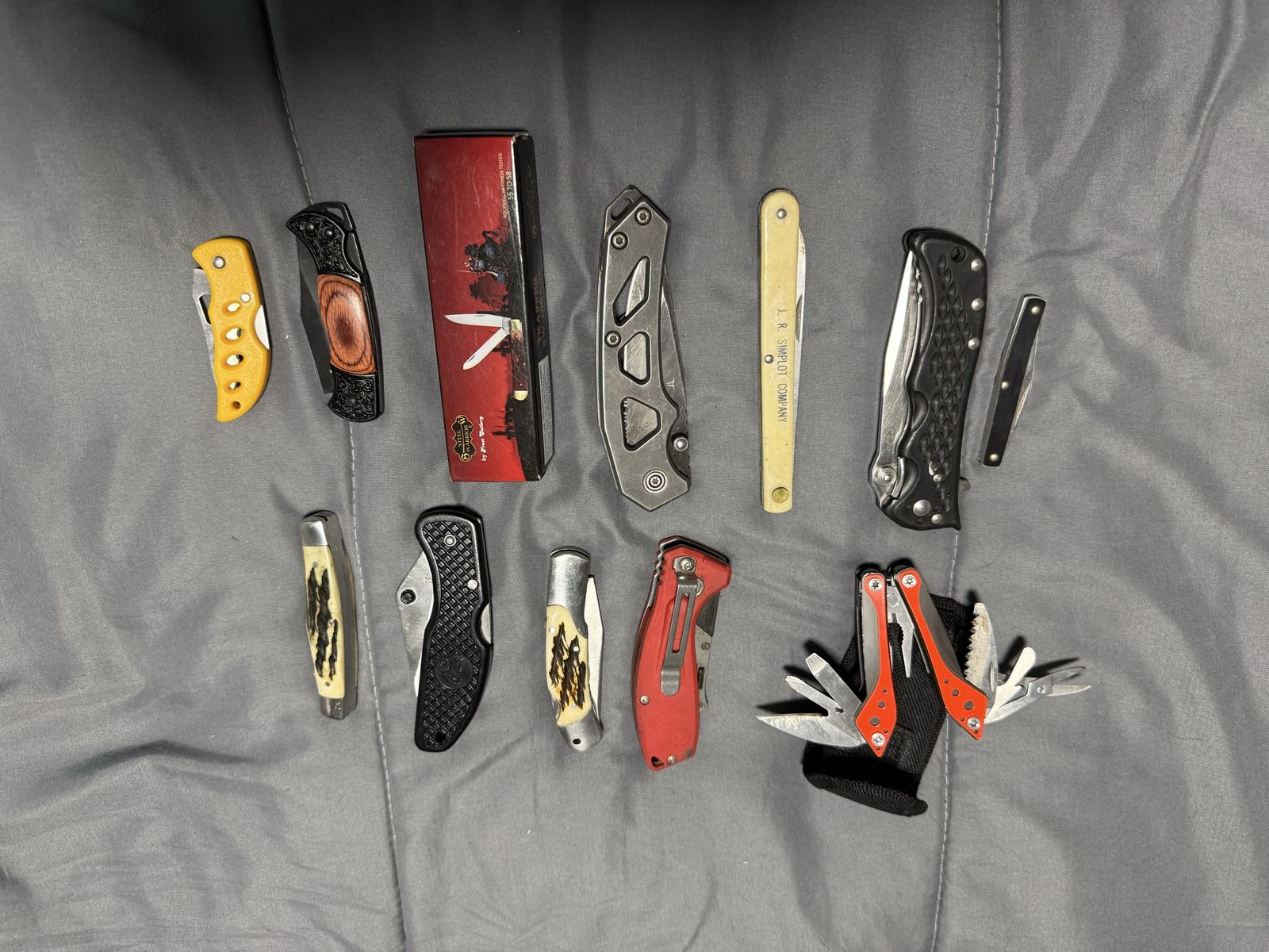 Assorted Pocket Knives