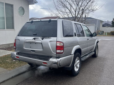 2003 NISSAN PATHFINDER SE