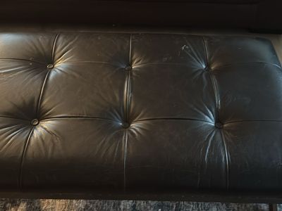 Leather ottomon