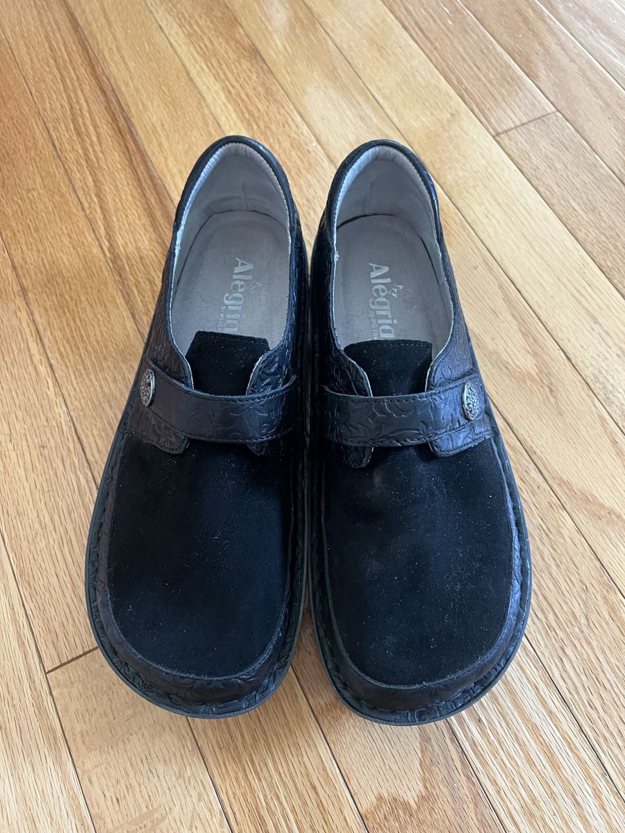 Size 41 - Alegria Women's Black Leather Clogs (model BRE-8140)