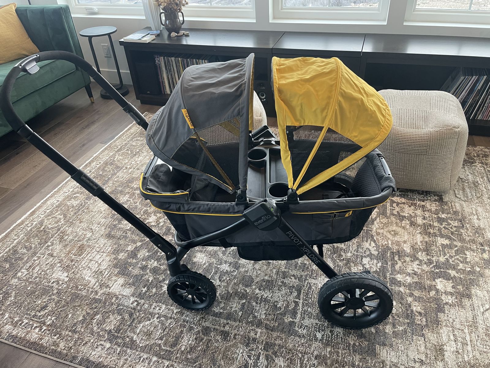 Evenflo pivot xplore foldable wagon / stroller