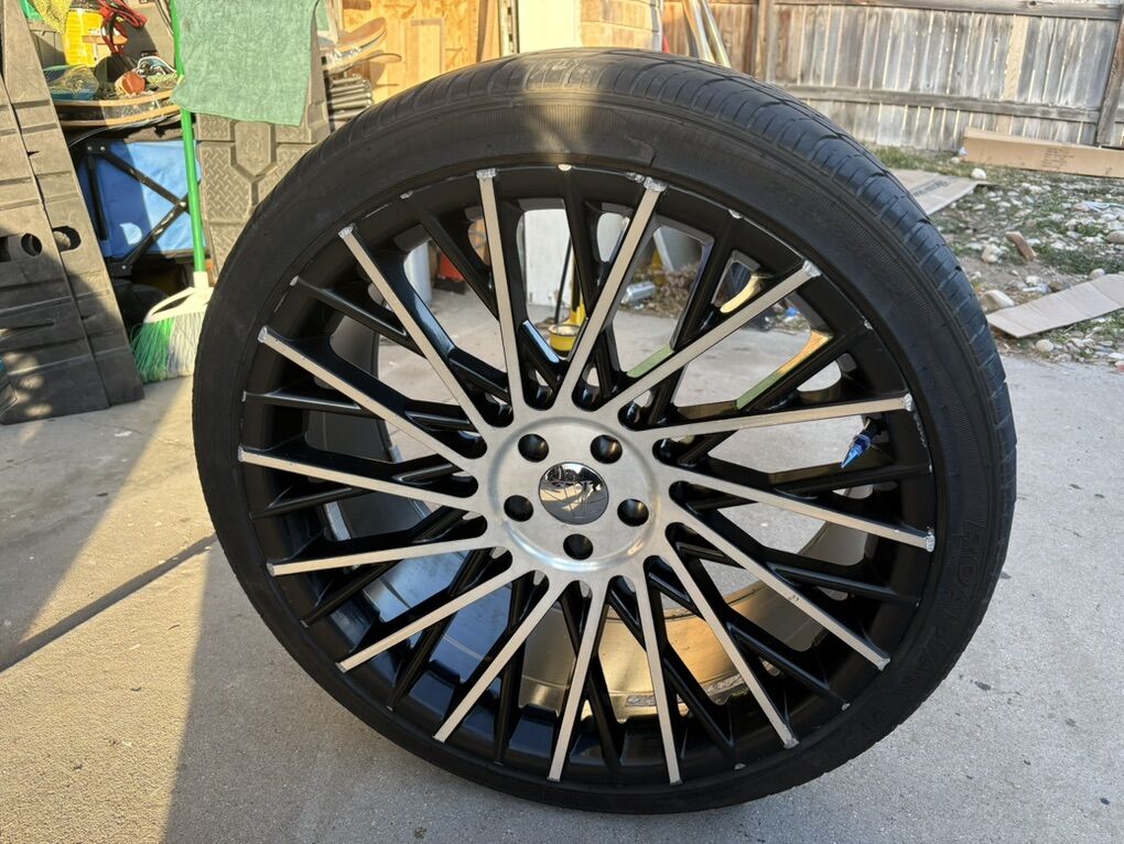 Used 22 Wheels And Tires $950 Flexiable