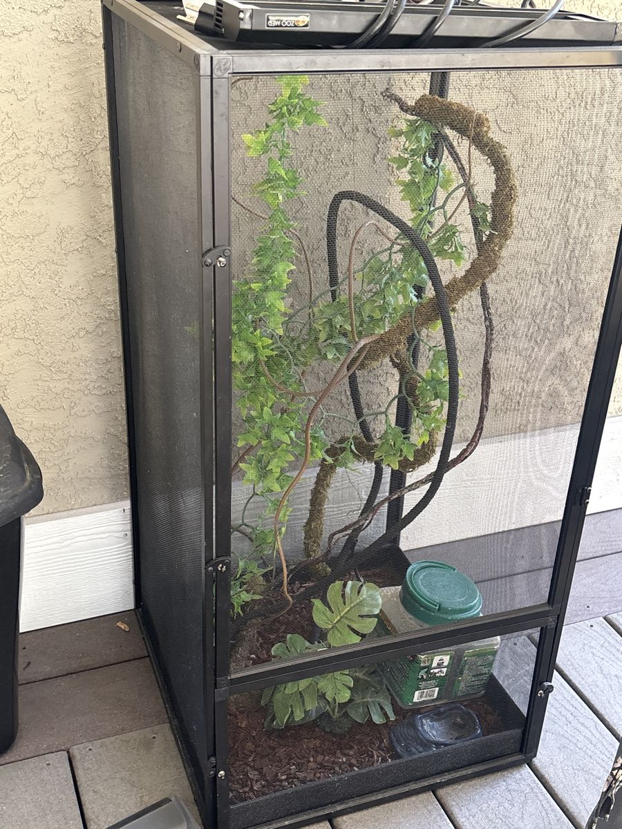 Terrarium - very clean hardly used. 