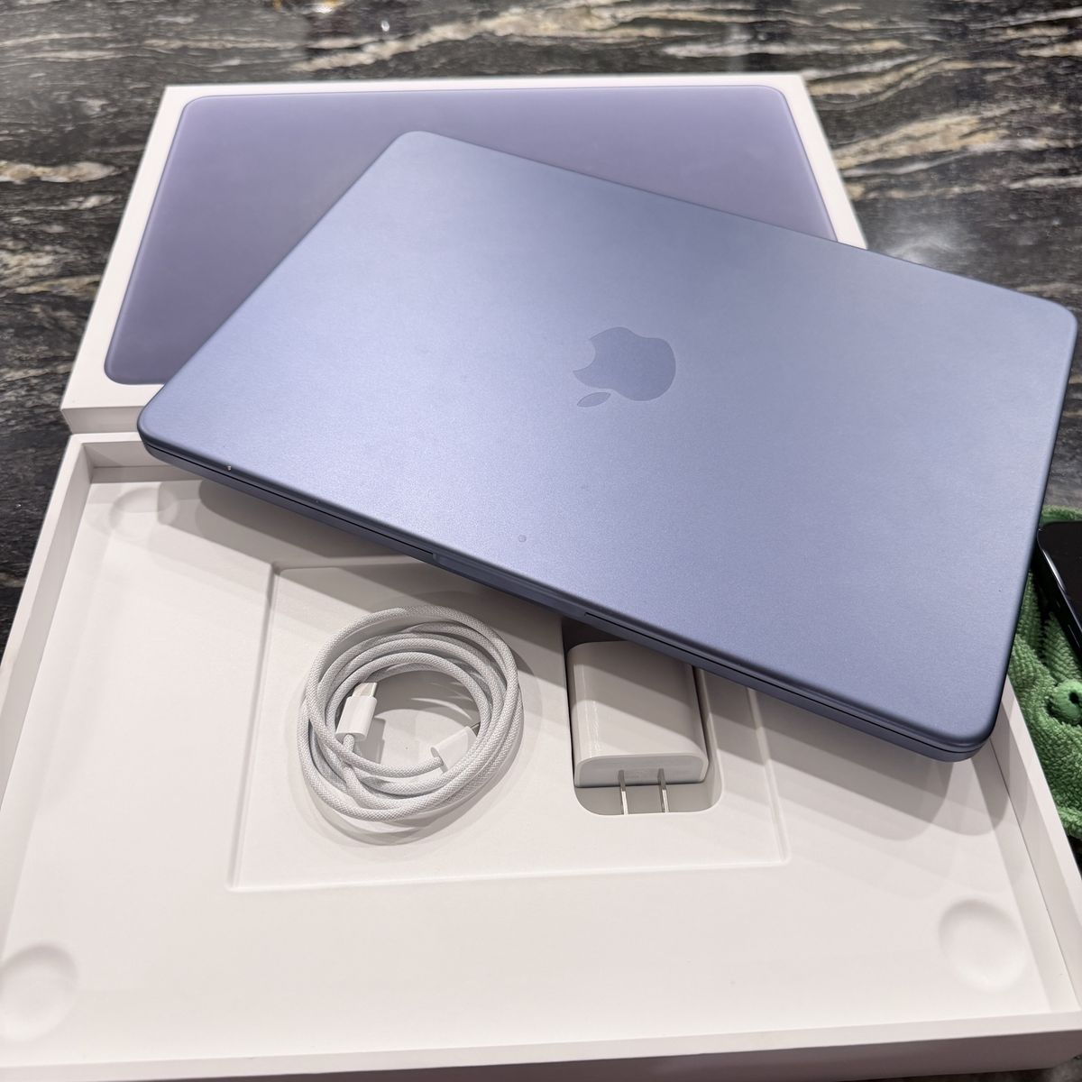 Macbook Neo 2026 512gb a18 Pro Like New + Warranty