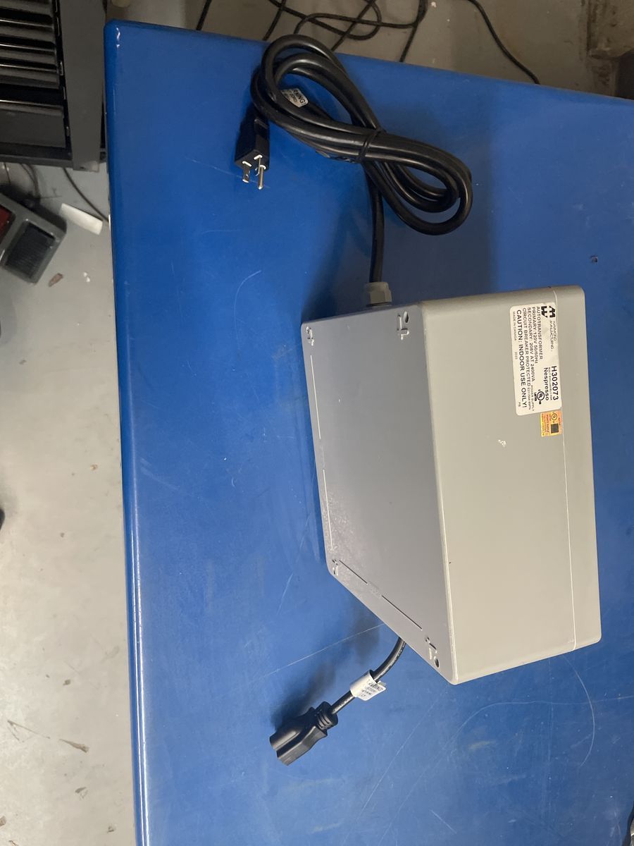 Hammond H302073 Autotransformer 120V to 208V 2400VA Breaker Protected New