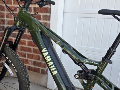 Yamaha YDX-MORO 05 Electric Mountain Bike