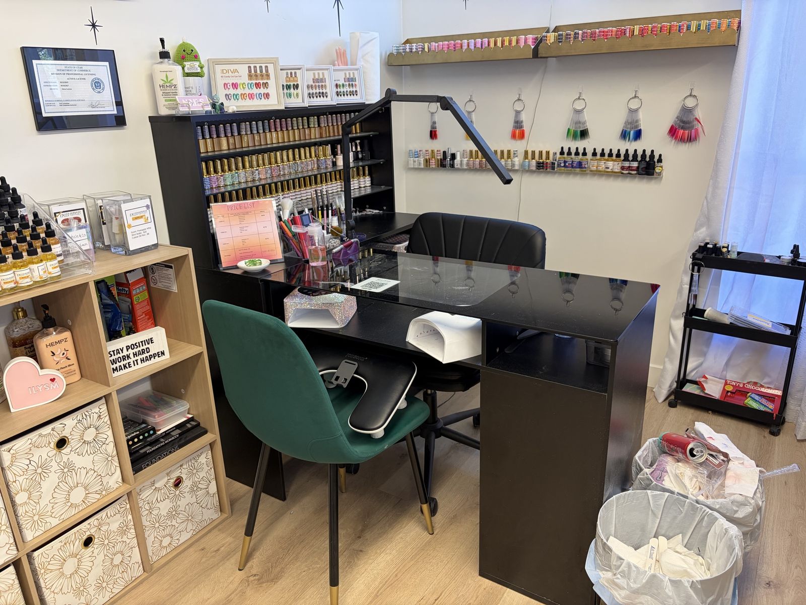 Professional Nail Tech Desk with Integrated Storage