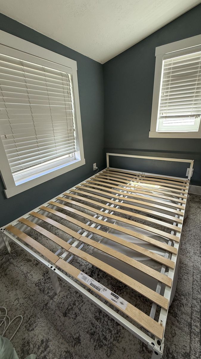 IKEA Grimsbu metal bed frame, white, size full. With ikea luroy wooden slats.