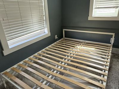 IKEA Grimsbu metal bed frame, white, size full. With ikea luroy wooden slats.