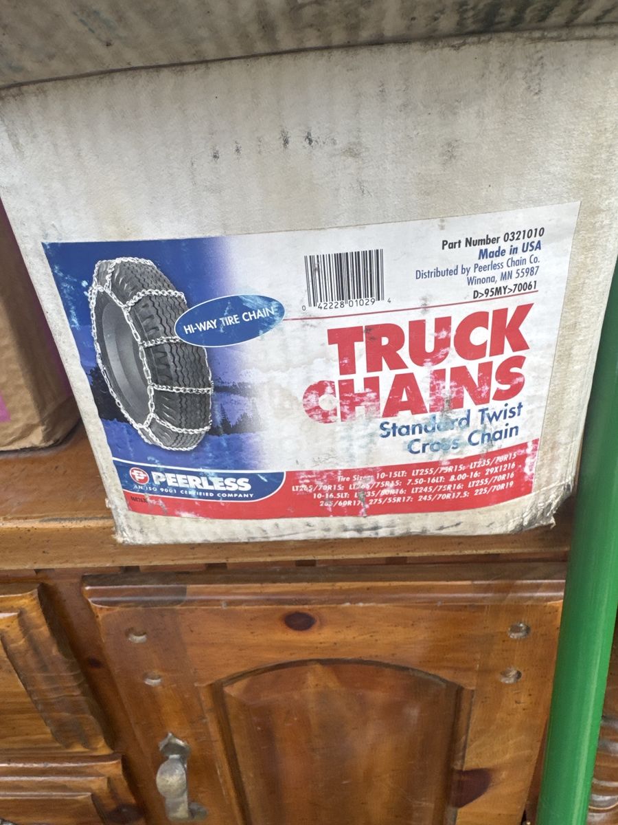 Peerless Truck Chains Standard Twist Cross Chain Part Number 0321010 with Tighteners