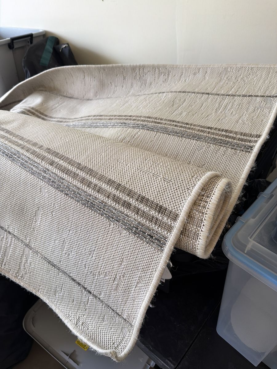 9 Foot Outdoor rug (used indoors) 79”x104” 6.7’x9’