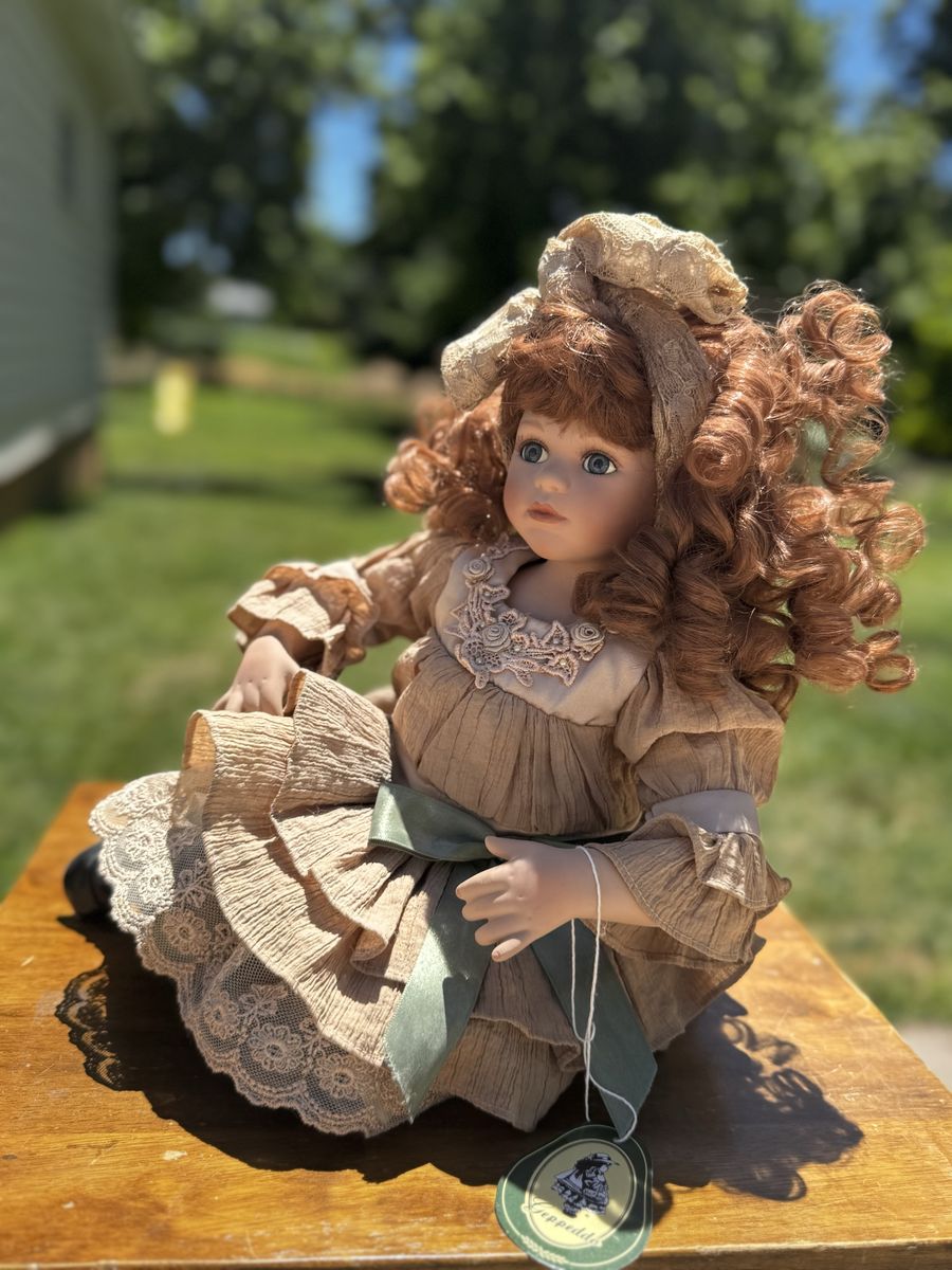 Geppeddo Collector Series Porcelain Doll w/ Original Tags & Box