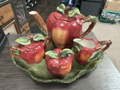 Apple Tea Set