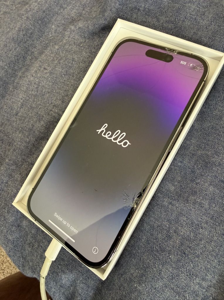 Apple iPhone 14 Pro - 128 gb (Cracked Screen)