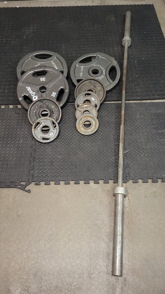Weights 157 pounds