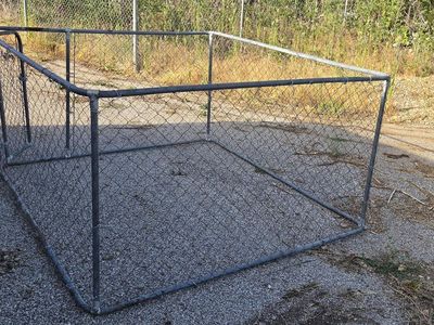 10' x 10' x 4' PetSafe Chain Link Dog Kennel with Gate – Heavy Duty