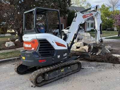 Mini X for rent, Mini Excavator Rental Bobcat E35