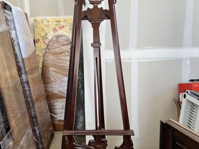 Gorgeous Easel