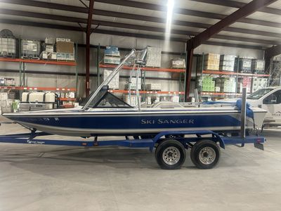 Ski boat