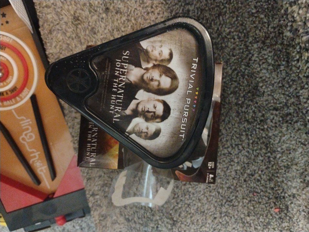Supernatural Trivial Pursuit: Join The Hunt Edition - Complete Game with Cards & Die