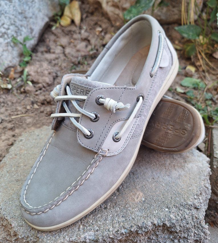 Fabulous Womens 8.5 Sperry Top-Sider 3-Eyed Gray Leather Boat Shoes