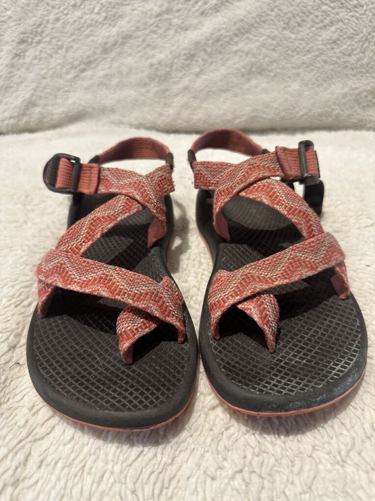 Chaco Women’s Size 6 Peach Hiking Sandals