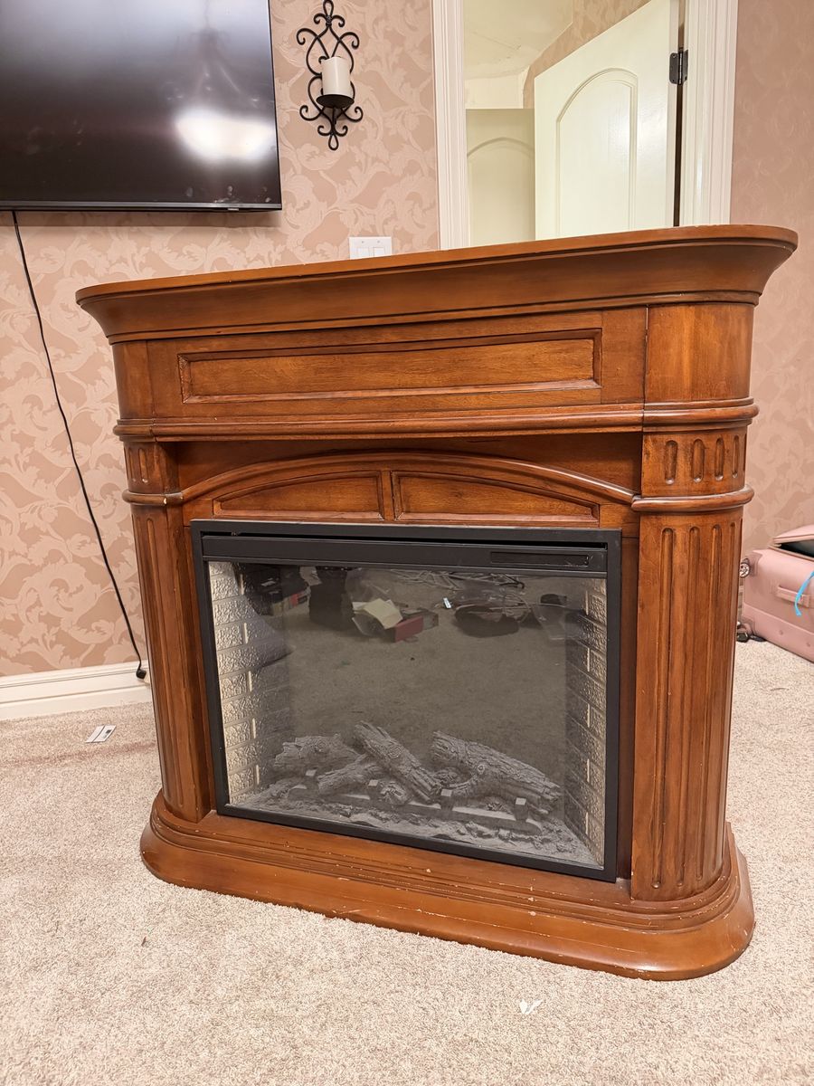 Traditional Wood Mantel Electric Fireplace with Faux Log Insert